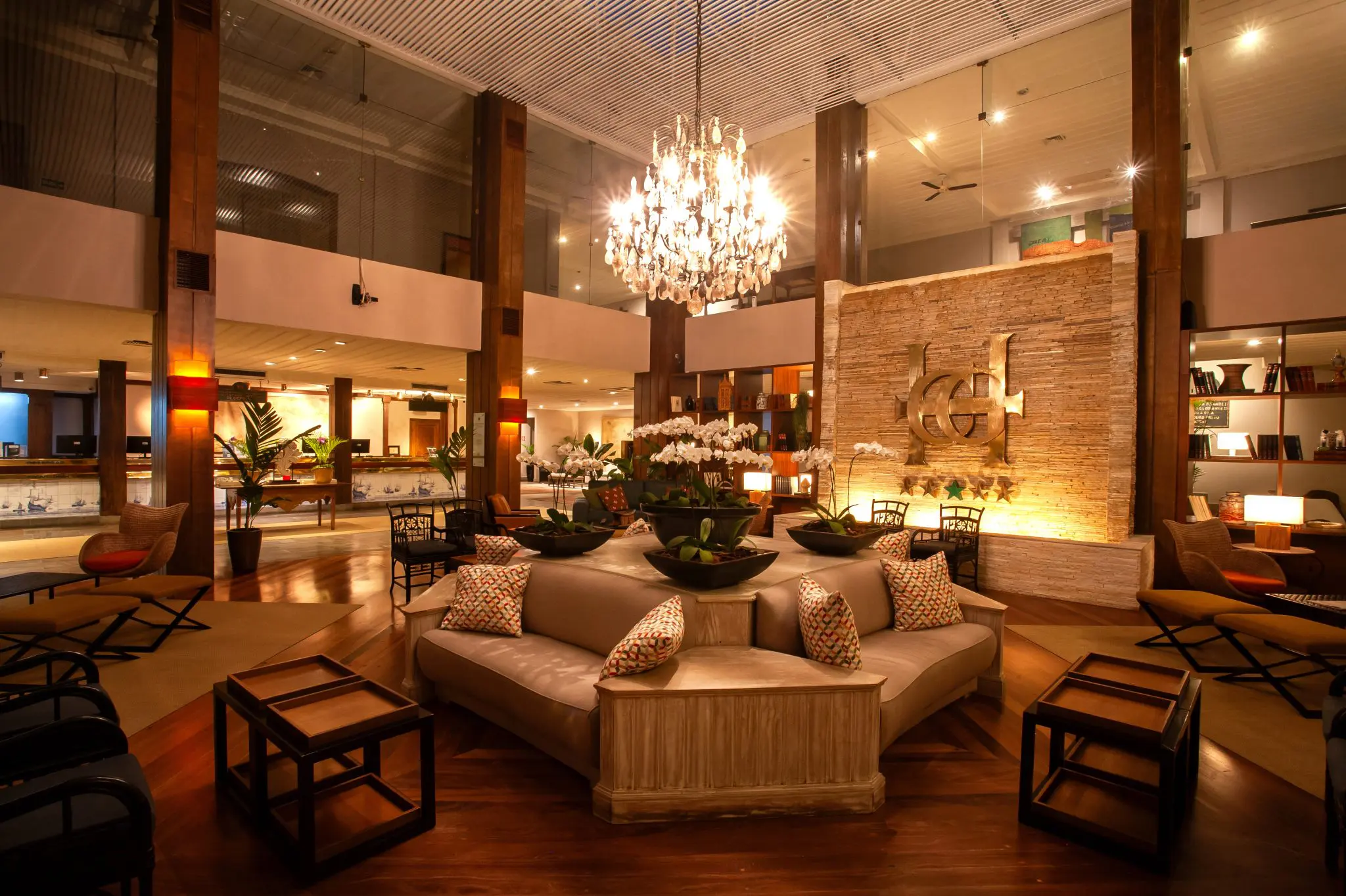 Lobby do Casa Grande Hotel combina elegância, conforto e hospitalidade em um ambiente acolhedor para hóspedes e visitantes. - Crédito: Fernando Moraes