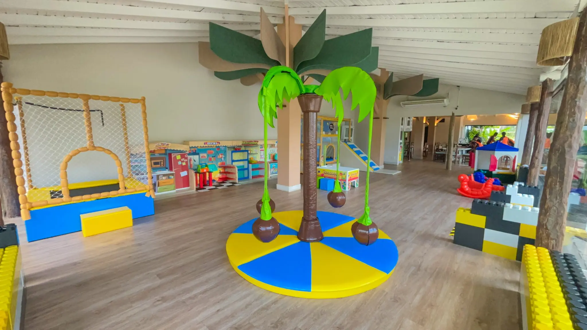 Parque da Criança reúne atrações para todas as idades e é um dos principais diferenciais do Casa Grande Hotel. - Crédito: Fernando Moraes